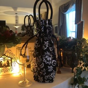 2 True Tote Canvas Wine Bottle Bags Black and White